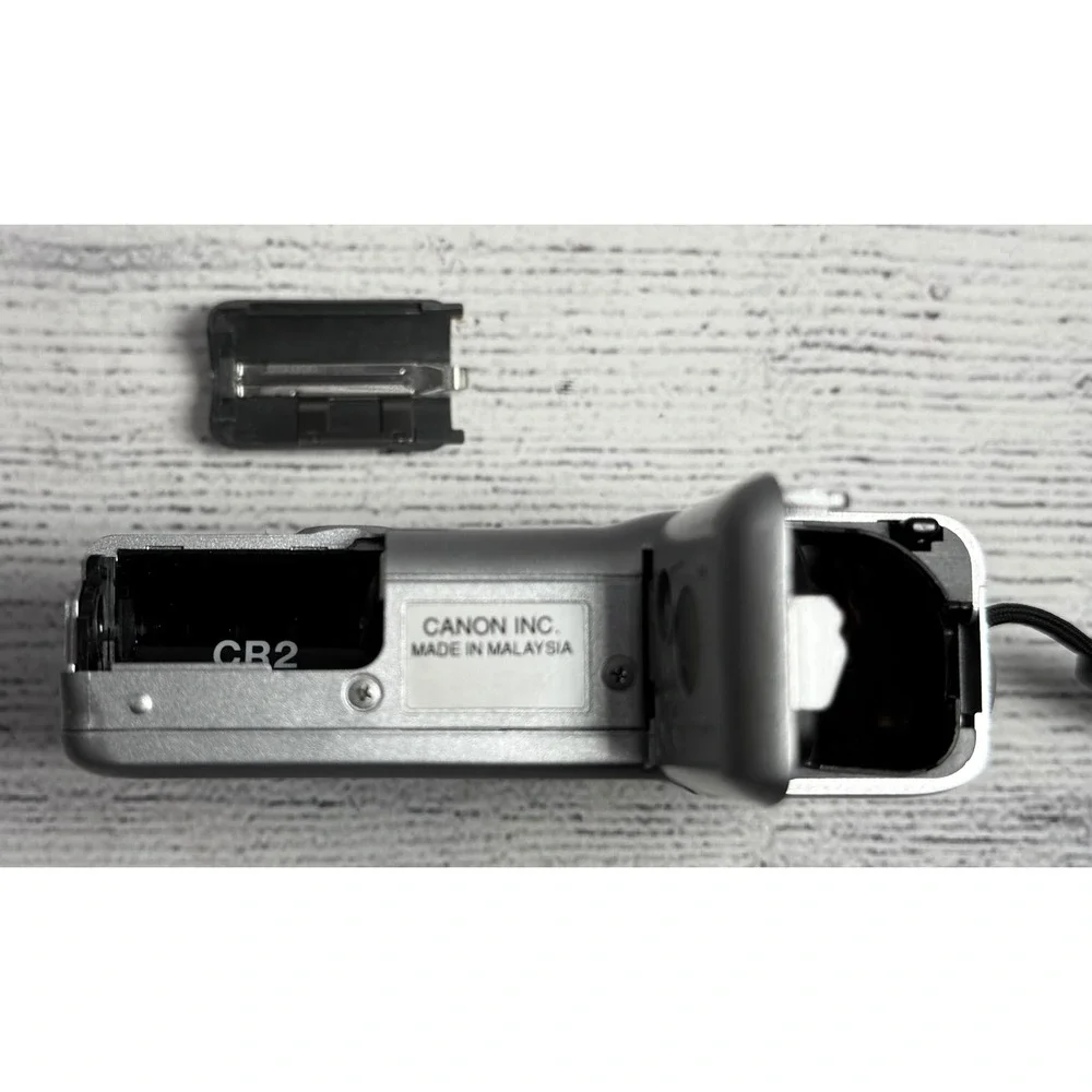 Canon ELPH Jr‎ 26mm f2.8 APS Film Camera Silver Point and Shoot Vintage